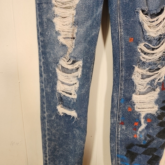 American Eagle Outfitters Colorful Fun Graffiti Distressed Mom Jeans Size 6 - Picture 9 of 16
